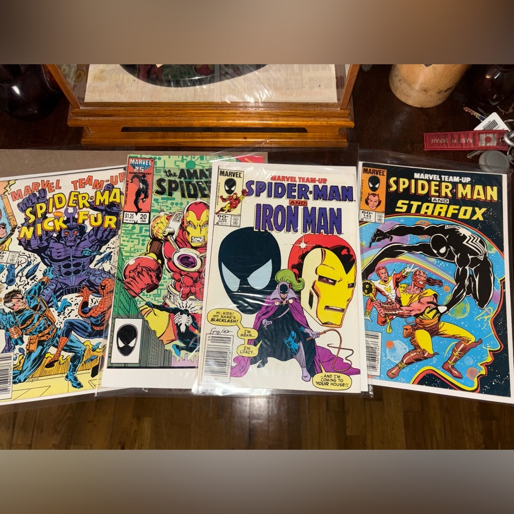 Marvel Comic Book Set with Spider-Man and Iron Man